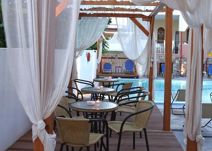 فندق Calypso 2*